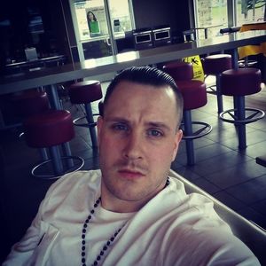 Meet your Posher, Dennis